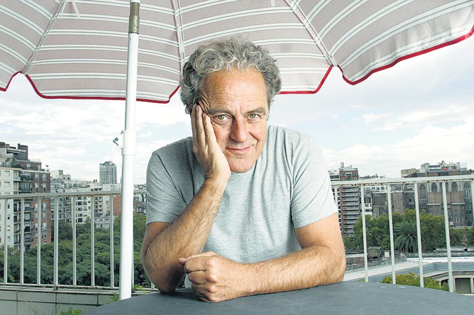 “La parte más linda de un escritor es cuando le da rienda suelta a sus lecturas”, afirma Juan Forn.