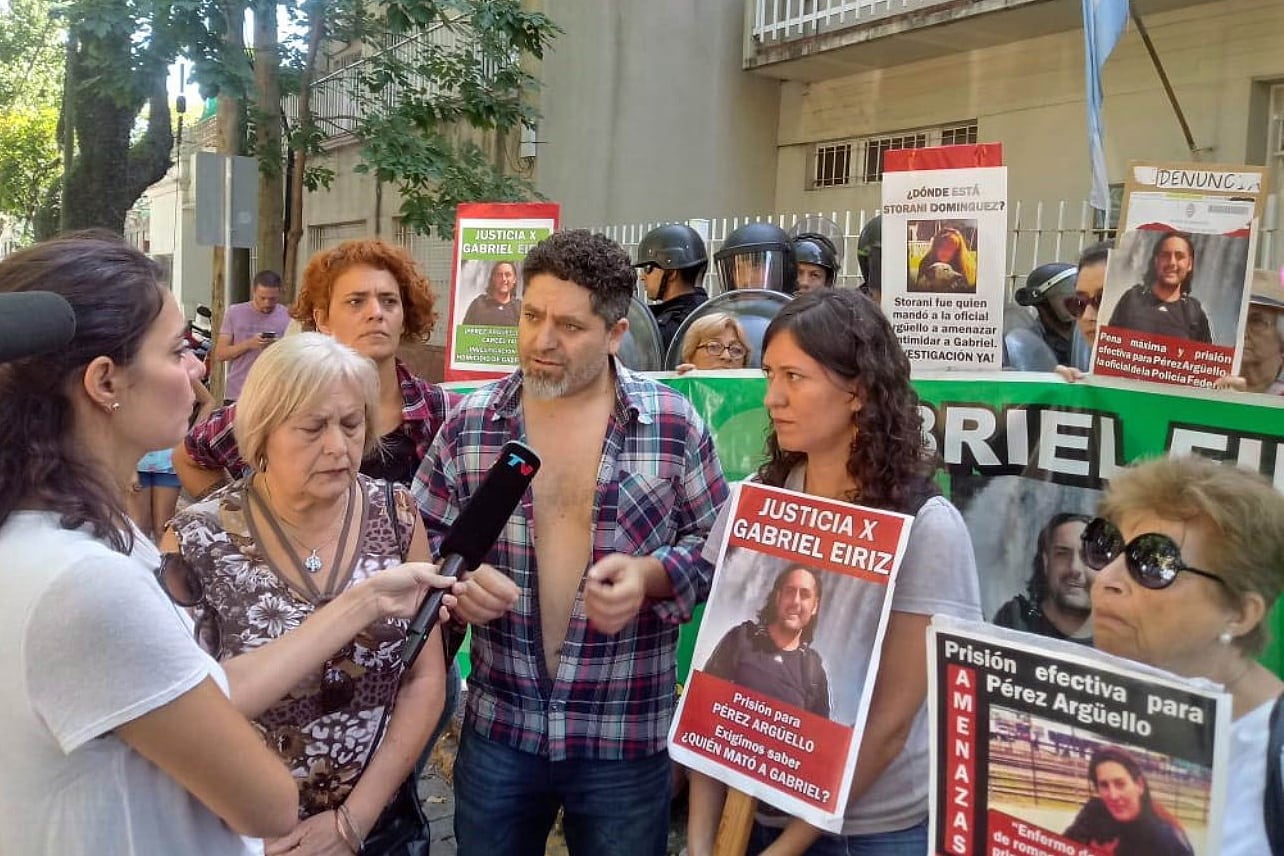 Familiares y amigos de Gabriel Eiriz en reclamo de justicia.