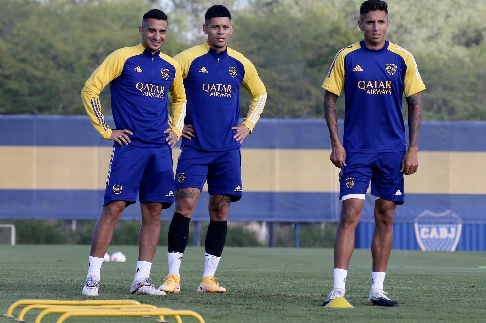 Diego González, Marcos Rojo y Agustín Almendra durante la práctica en Ezeiza.