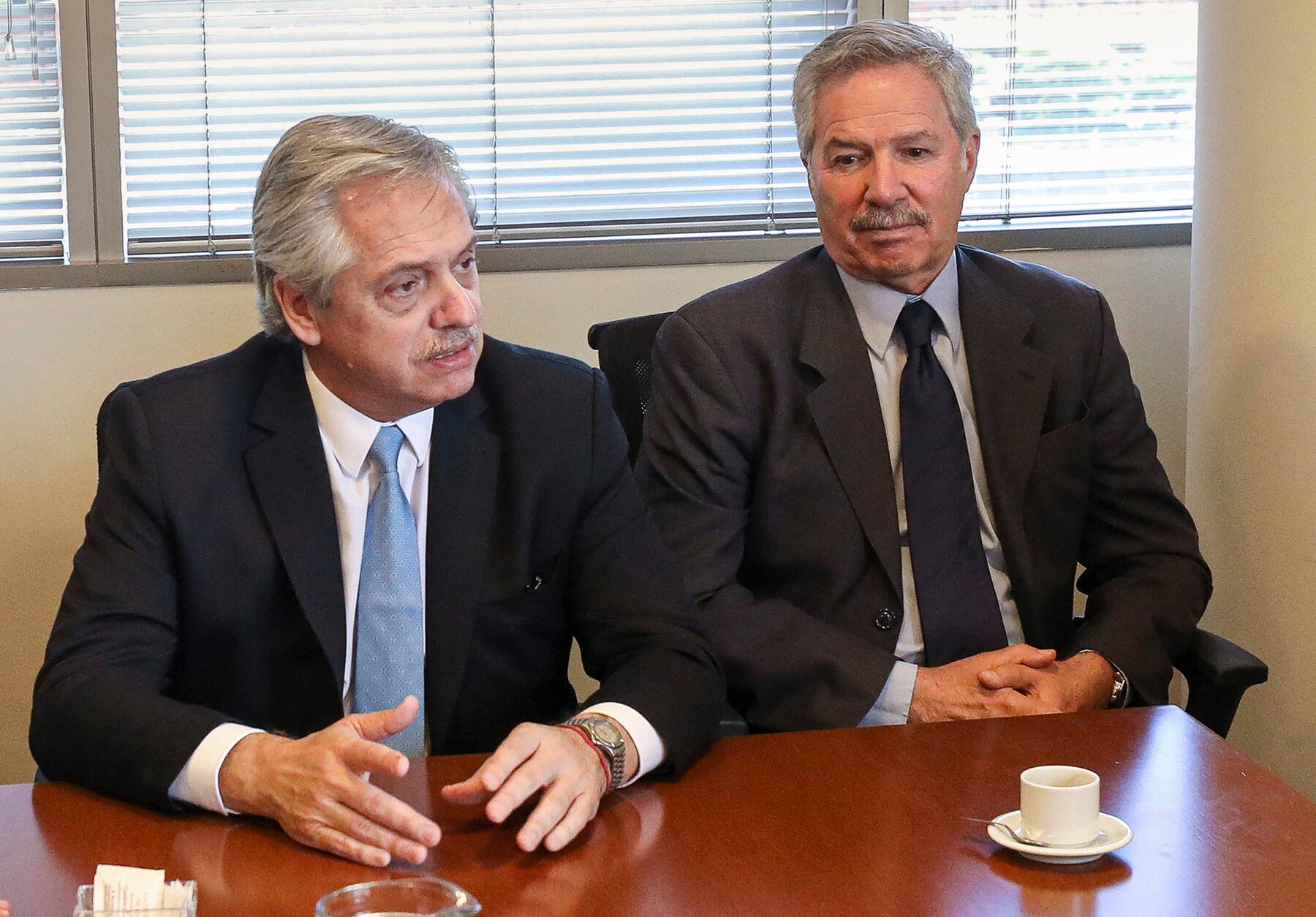 El presidente Alberto Fernández y su canciller Felipe Solá-