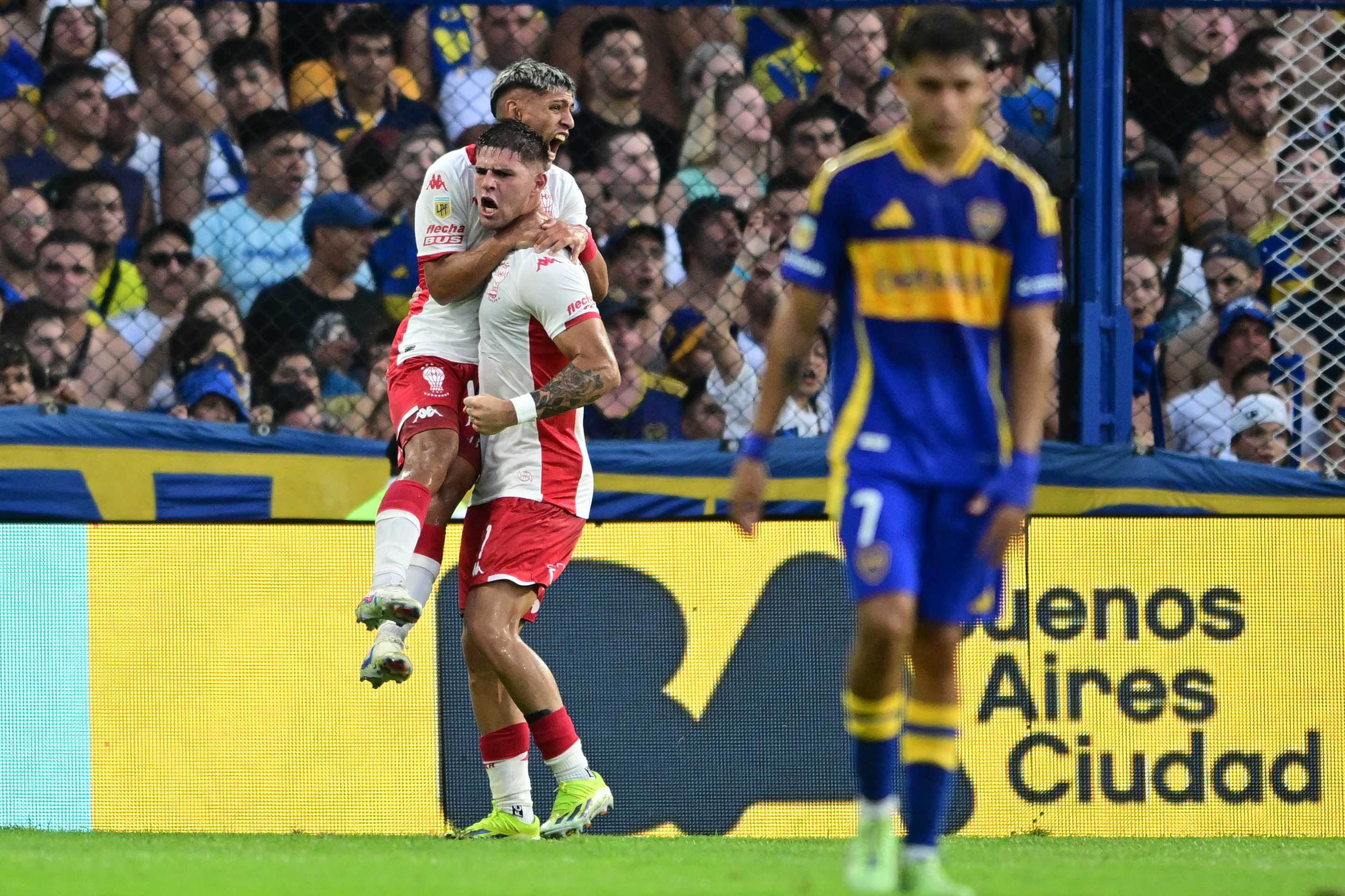Marco Pellegrino le marcó a Boca durante el 1-2 de Huracán en La Bombonera este año.
