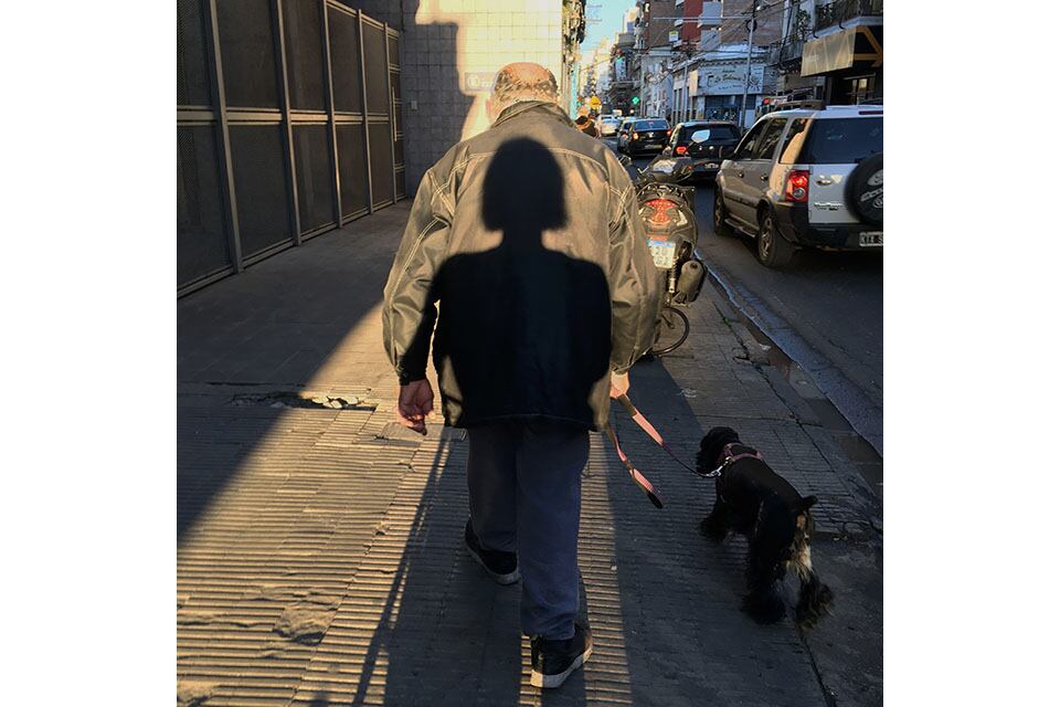 La fotógrafa aparece como sombra en su propia foto.