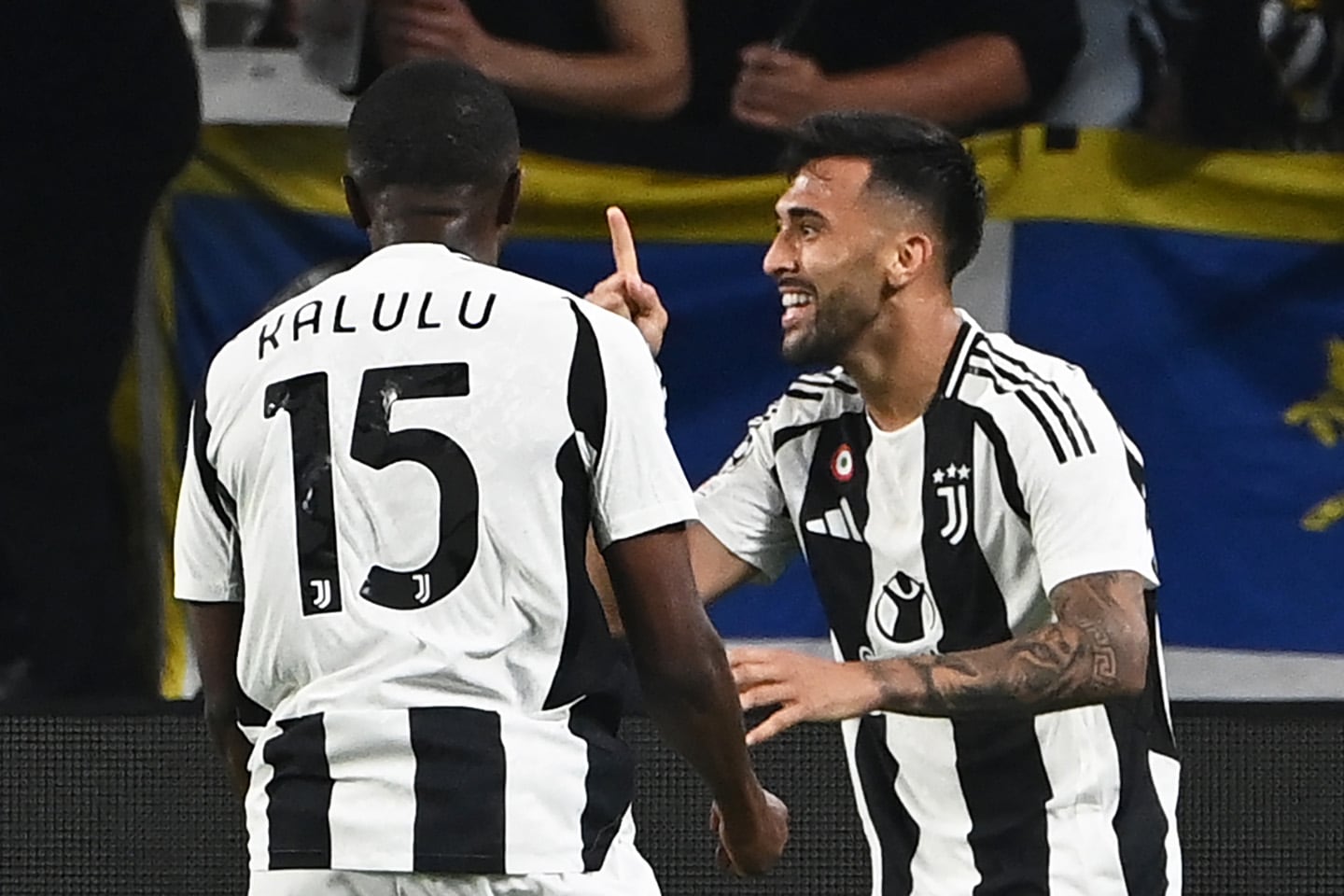 Nico González celebra su primer tanto con el conjunto bianconero en la Champions.