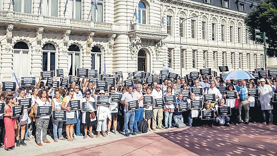 Ctera calificó la convocatoria como “marketinera”.