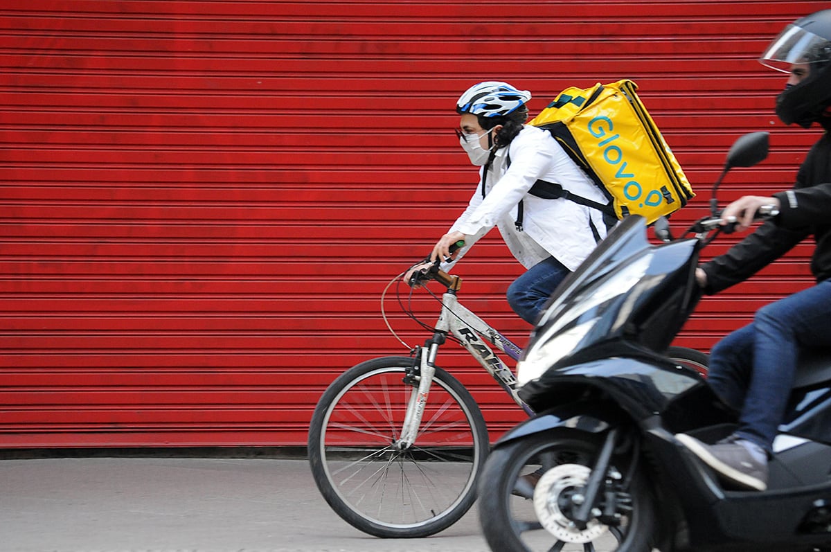 El informe del Centro interuniversitario de Estudios Metropolitanos destaca que casi 4 de cada 5 trabajadores de plataformas digitales son hombres, con una edad promedio de 38 años. 