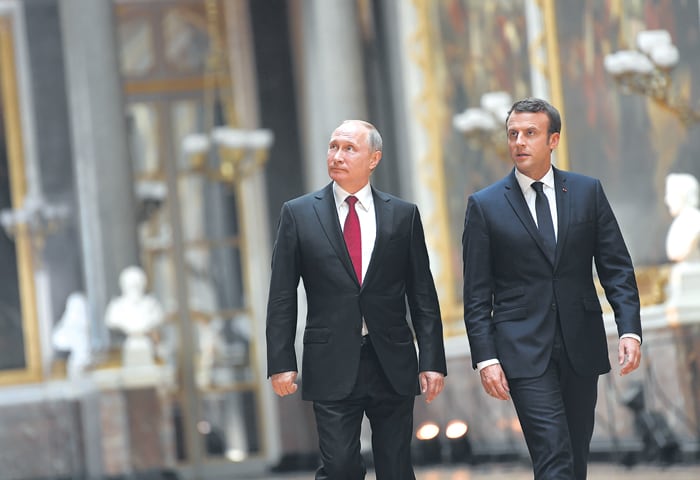 Macron invitó a Putin en el contexto de la celebración de una exposición en París de Pedro el Grande.