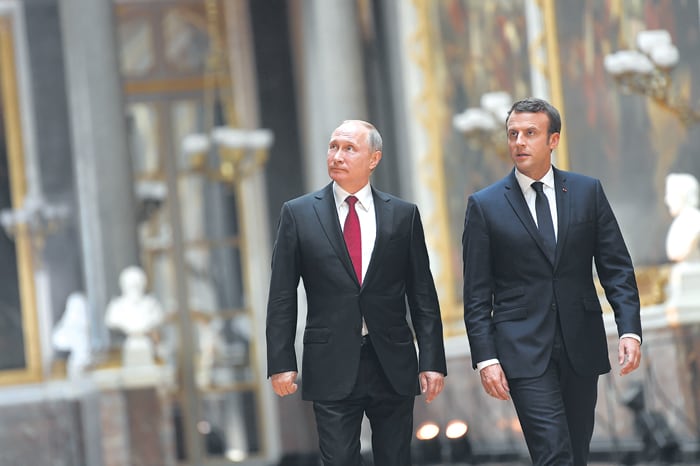Macron invitó a Putin en el contexto de la celebración de una exposición en París de Pedro el Grande.
