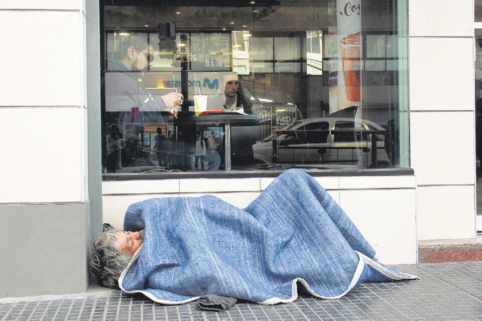 La "vulnerabilidad social extrema” supone riesgos para la vida y la salud de las personas en situación de calle, según la ley. 