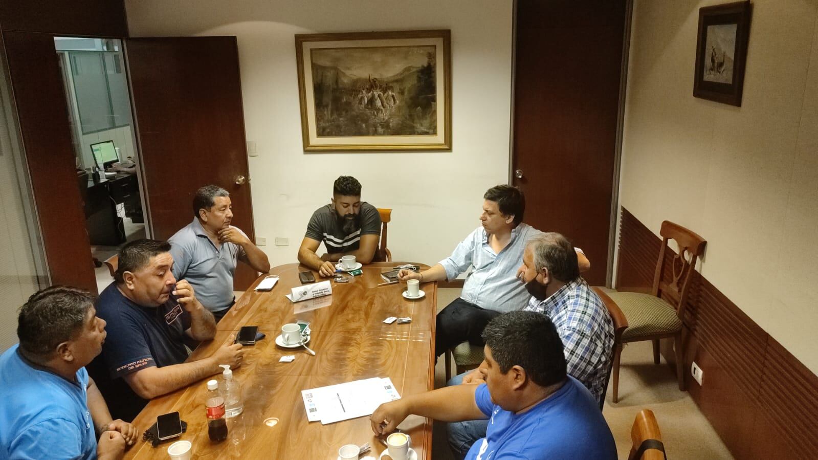Municipales reunidos con el subsecretario de Gobierno de la ciudad de Salta