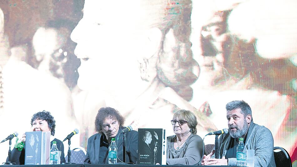 Dora Barrancos, Alejandro Dolina, María Seoane y Víctor Santa María.