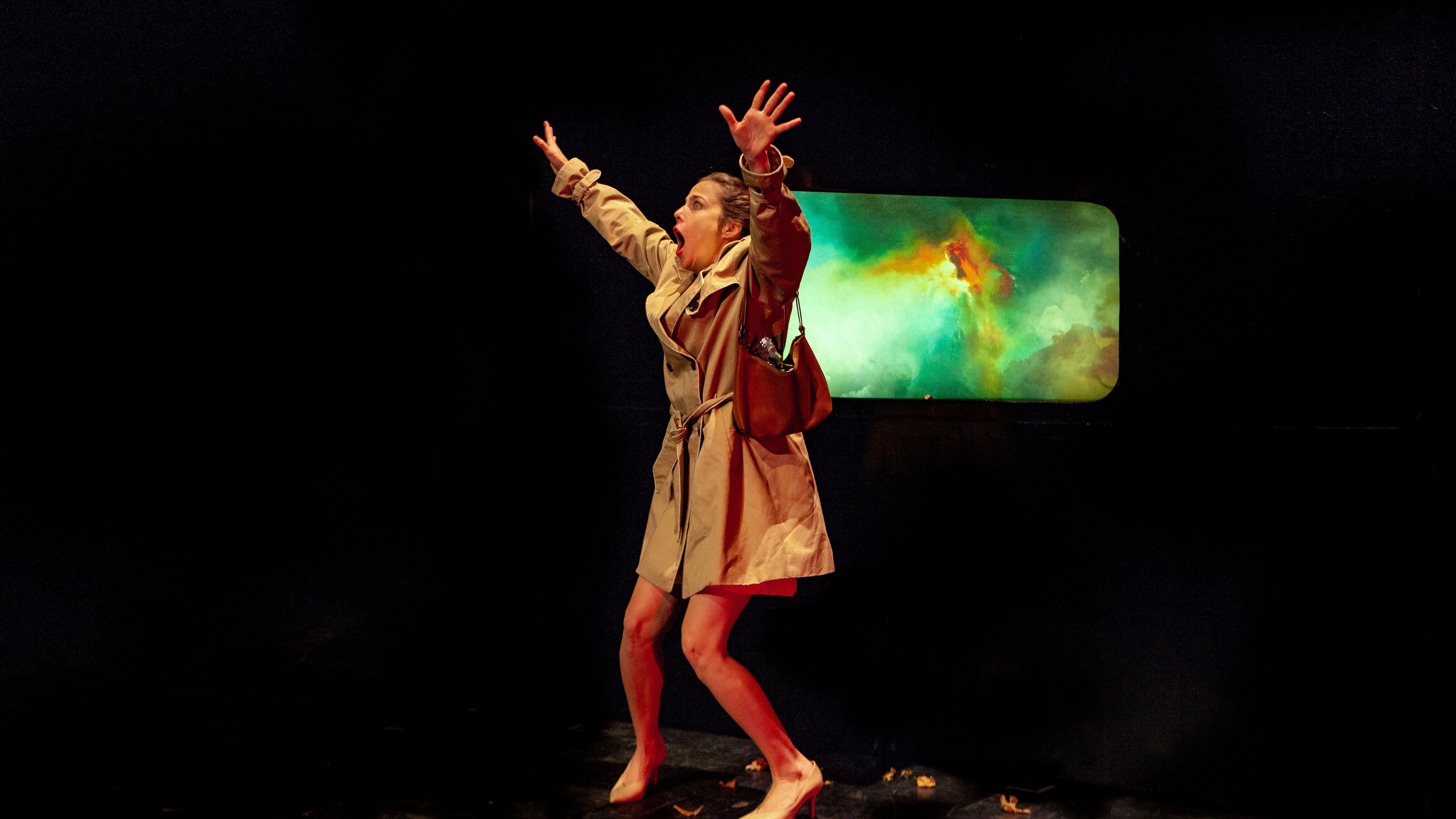 Melina Petriella protagoniza la obra en Timbre 4.