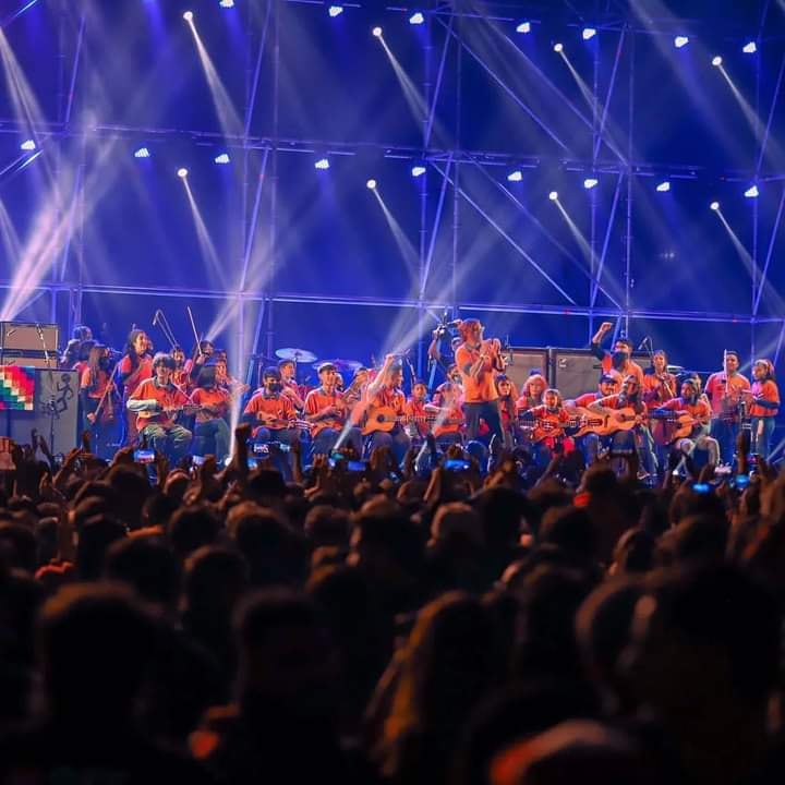 La Orquesta Comunitaria Enrique Angelelli a pleno en el Superdomo de La Rioja