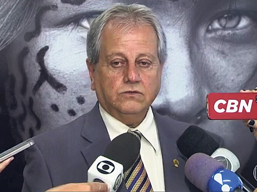 Costa acusó a Temer de presidir una dictadura manejada por los agronegocios.