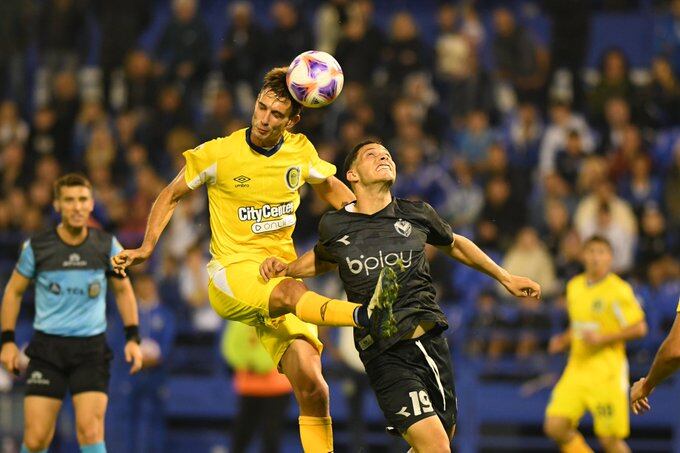 Velezanos y rosarinos quedaron a mano en Liniers