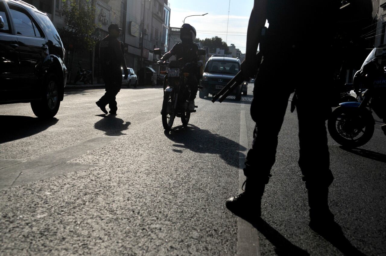 Los presos que permanecen en sedes policiales porteñas por delitos menores, estarían muy cerca de coordinar una protesta por las deficientes condiciones de encierro que están padeciendo.