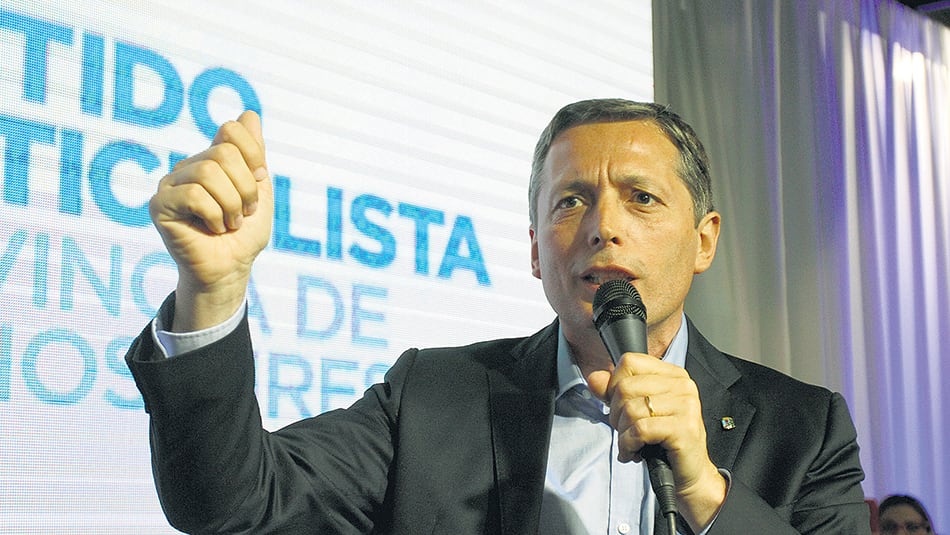 “Esta norma es totalmente arbitraria y un verdadero atropello contra nuestros vecinos”, advierte Gray.