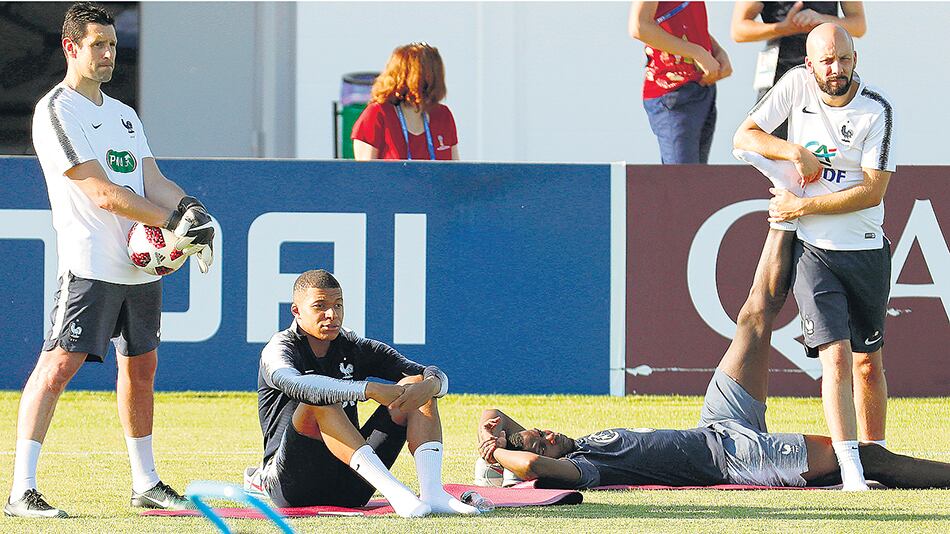 El conjunto francés se entrenó en la cancha 8 del complejo de Luzhniki.