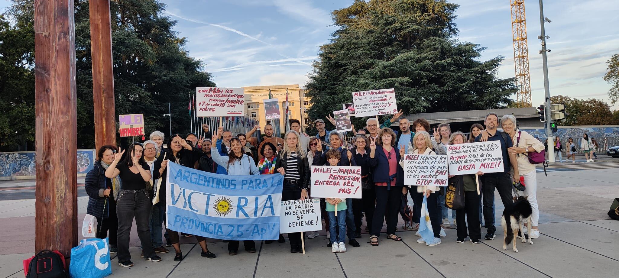 Los argentinos que protestaron en Suiza.