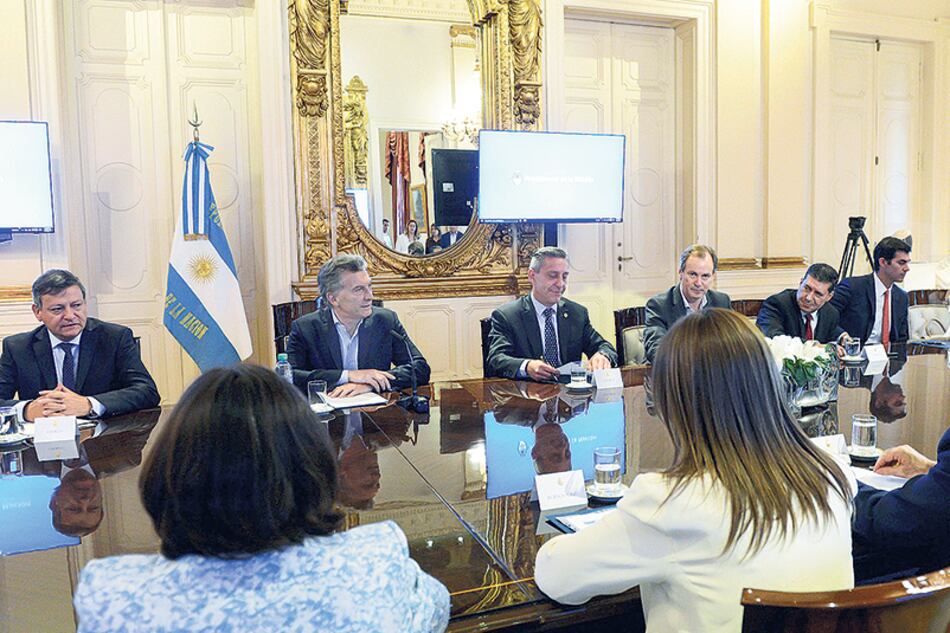 Varios gobernadores negociaron su respaldo a la reforma a cambio de un pacto fiscal y promesas oficiales.