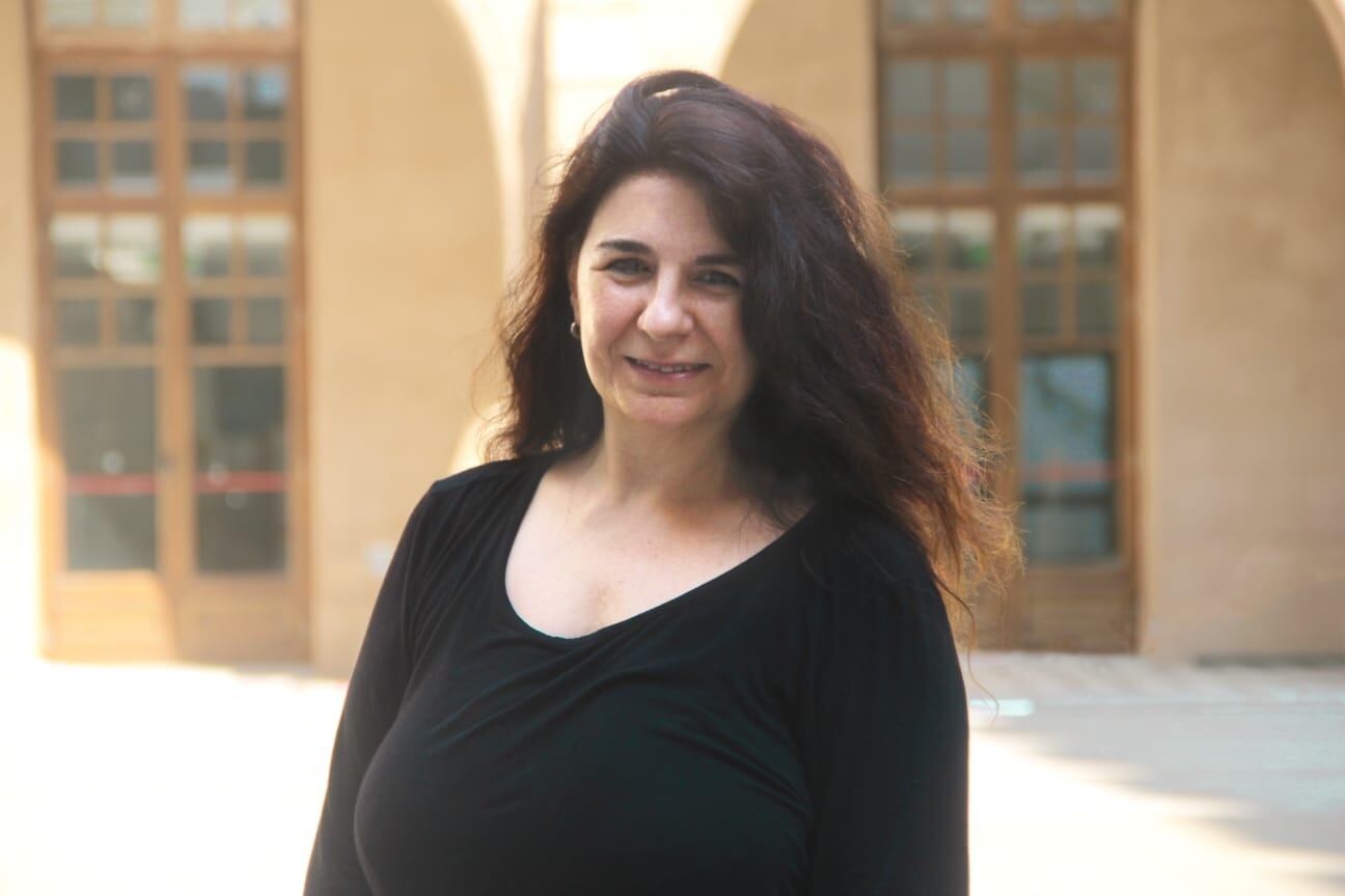 Anabel Hernández es directora de la Escuela de Filosofía de la Facultad de Humanidades y Artes de la UNR.