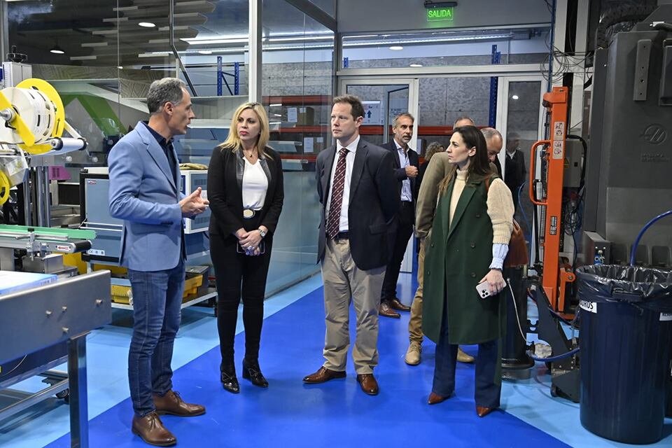 María de los Angeles Sacnun, Mariano de Miguel y Carla Pitiot del BICE.