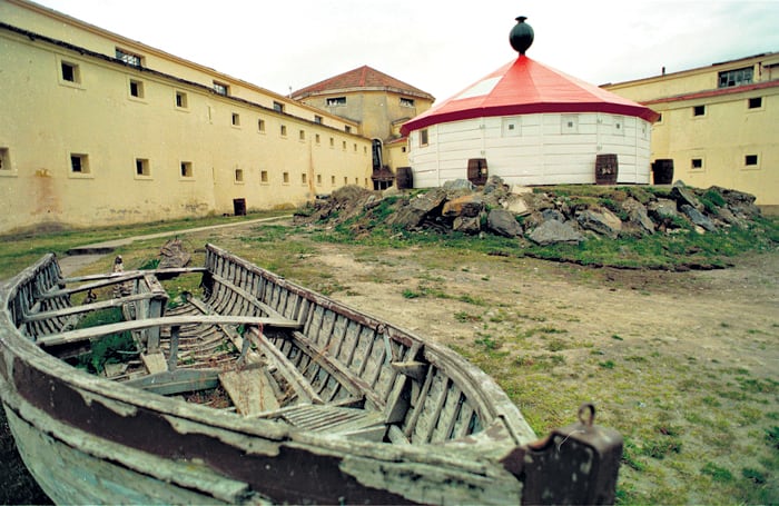 El ingreso, y el panóptico al fondo. La cárcel de Ushuaia fue por su distancia un penal de desaparecidos.