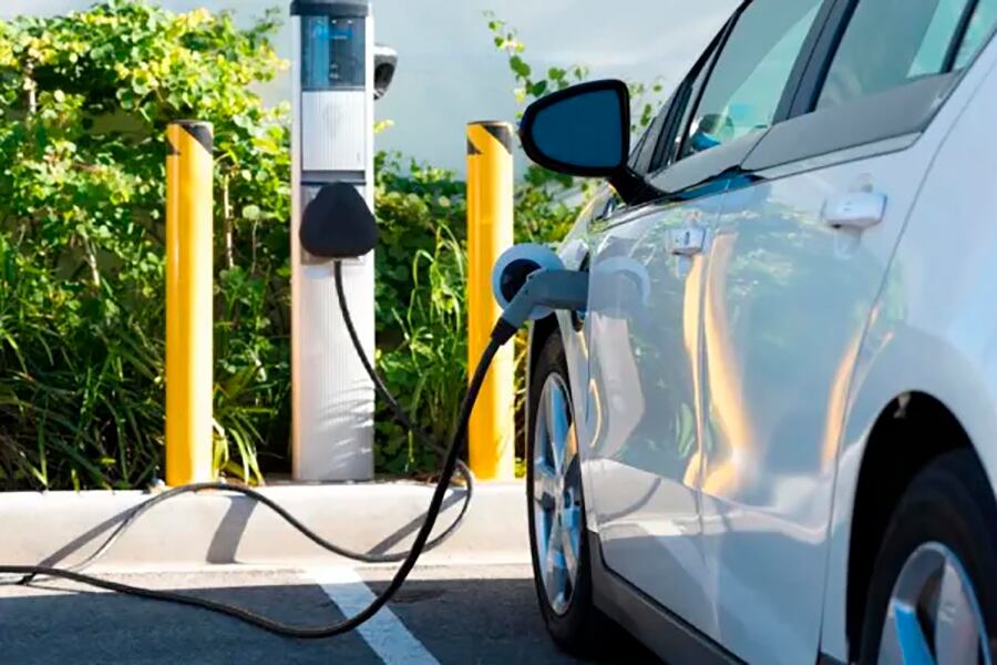 El lobby petrolero frente al de la electricidad.