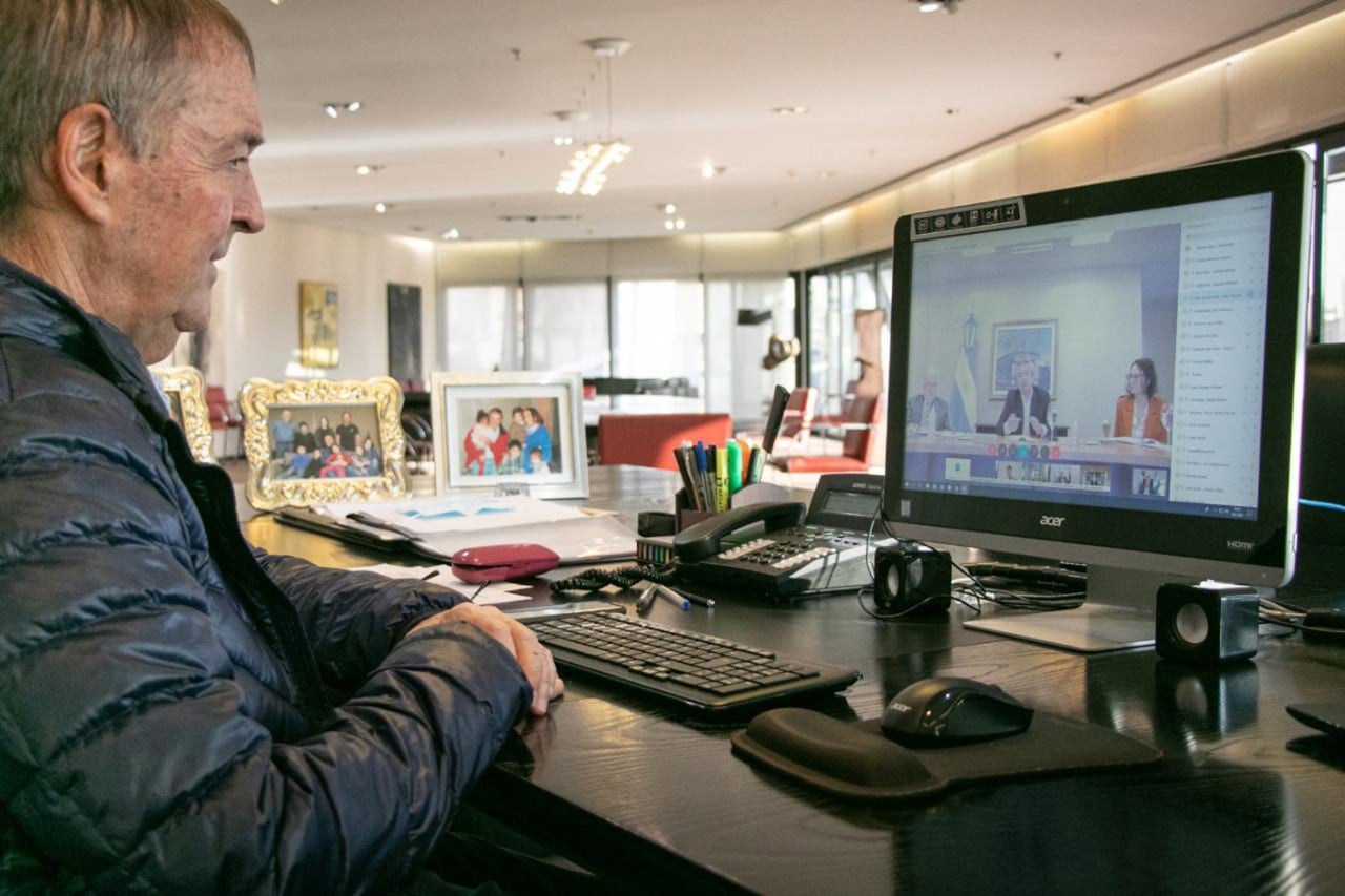 Schiaretti en una de las videoconferencias que llevó adelante el Presidente en 2020