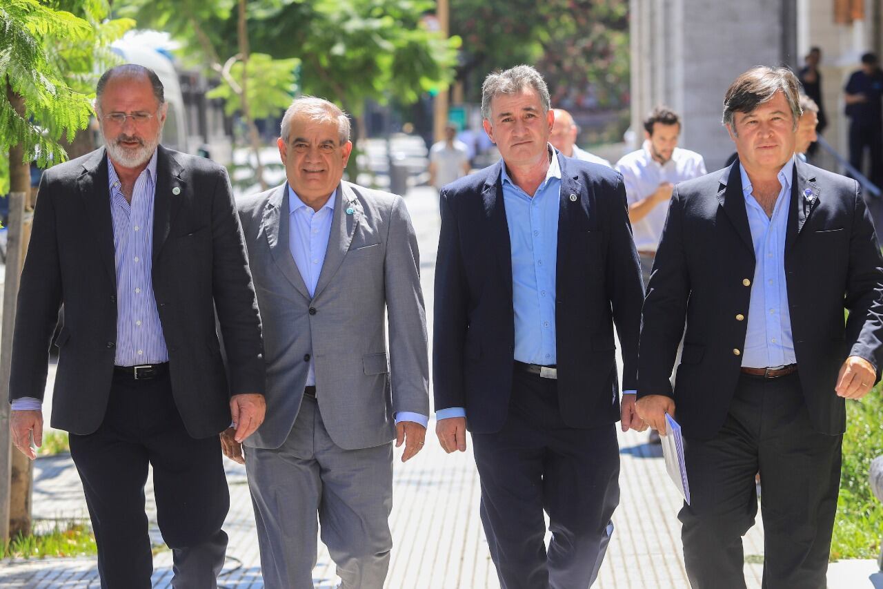 Jorge Chemes (CRA), Carlos Iannizzotto (Coninagro), Carlos Achetoni (FAA) y Daniel Pelegrina (SRA). 