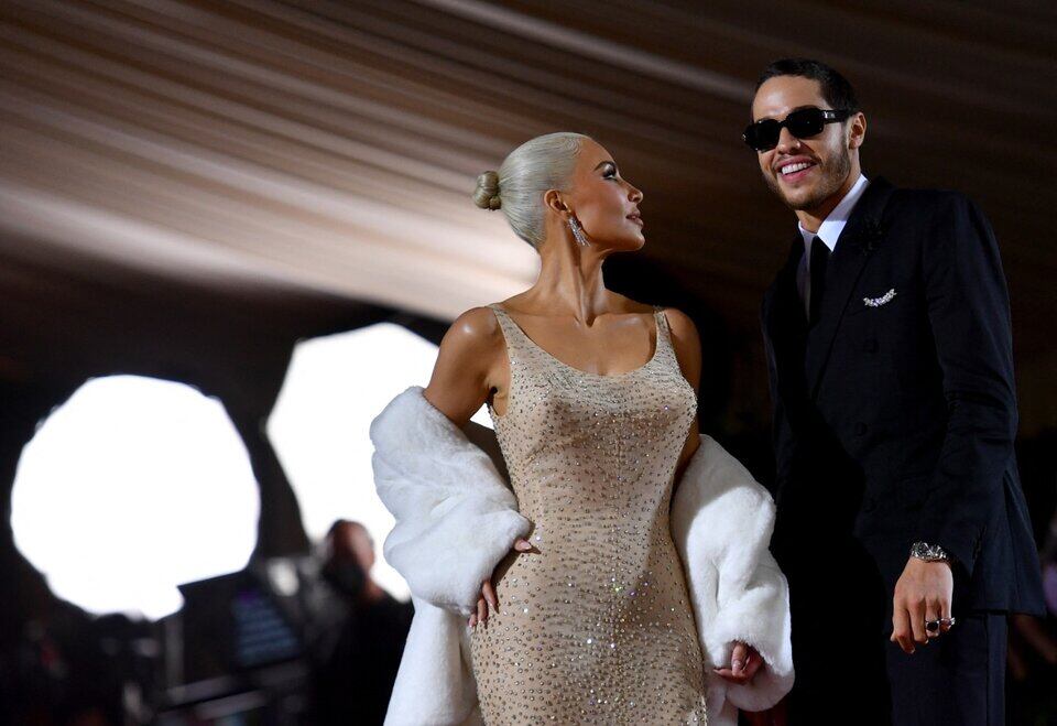 El vestido que perteneció a Marilyn Monroe fue hecho a la medida por la diseñadora francesa Jean Louis en el color que combinaba con su tono de piel. Foto: AFP