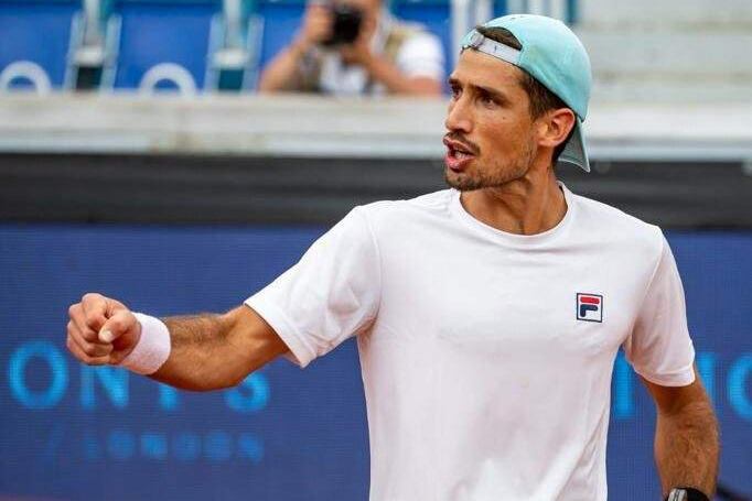 Cachín pisa fuerte en el suelo francés