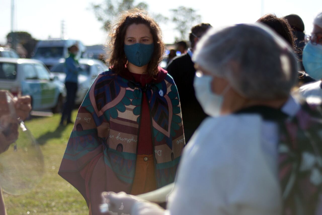 Ceriani sostiene que las clínicas privadas están realizando hisopados a pacientes que no presentan los síntomas requeridos para ser testeados.