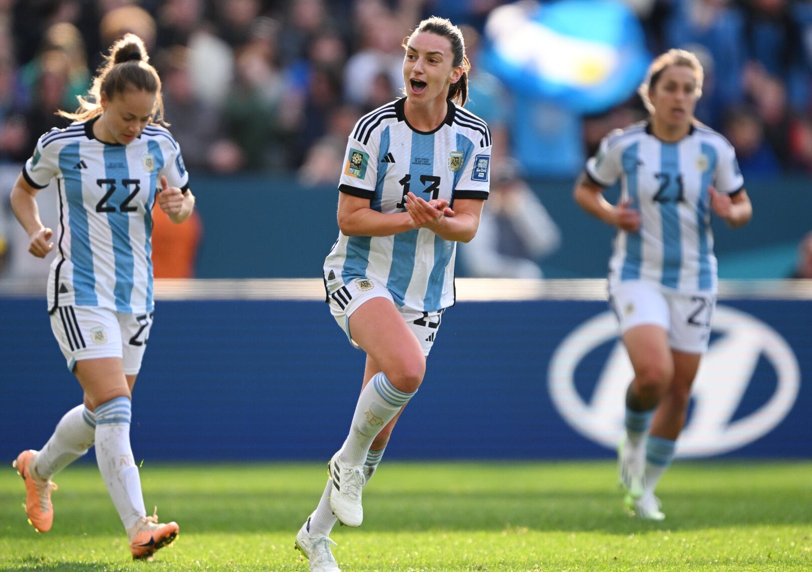 Sophia Braun festeja su gol ante Sudáfrica.