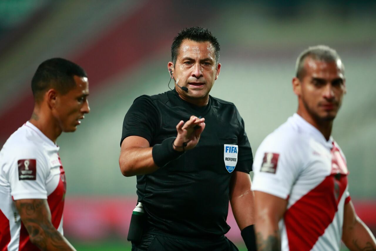 Bascuñán, enemigo público en Perú.