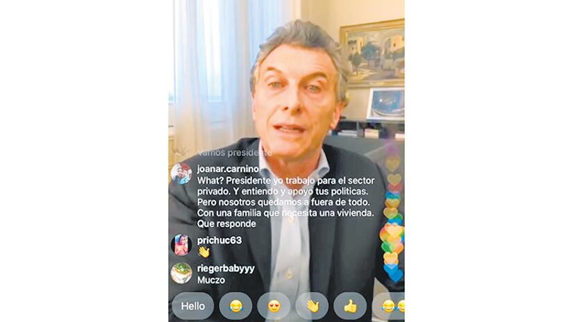 Mauricio Macri respondió a las preguntas desde su despacho.