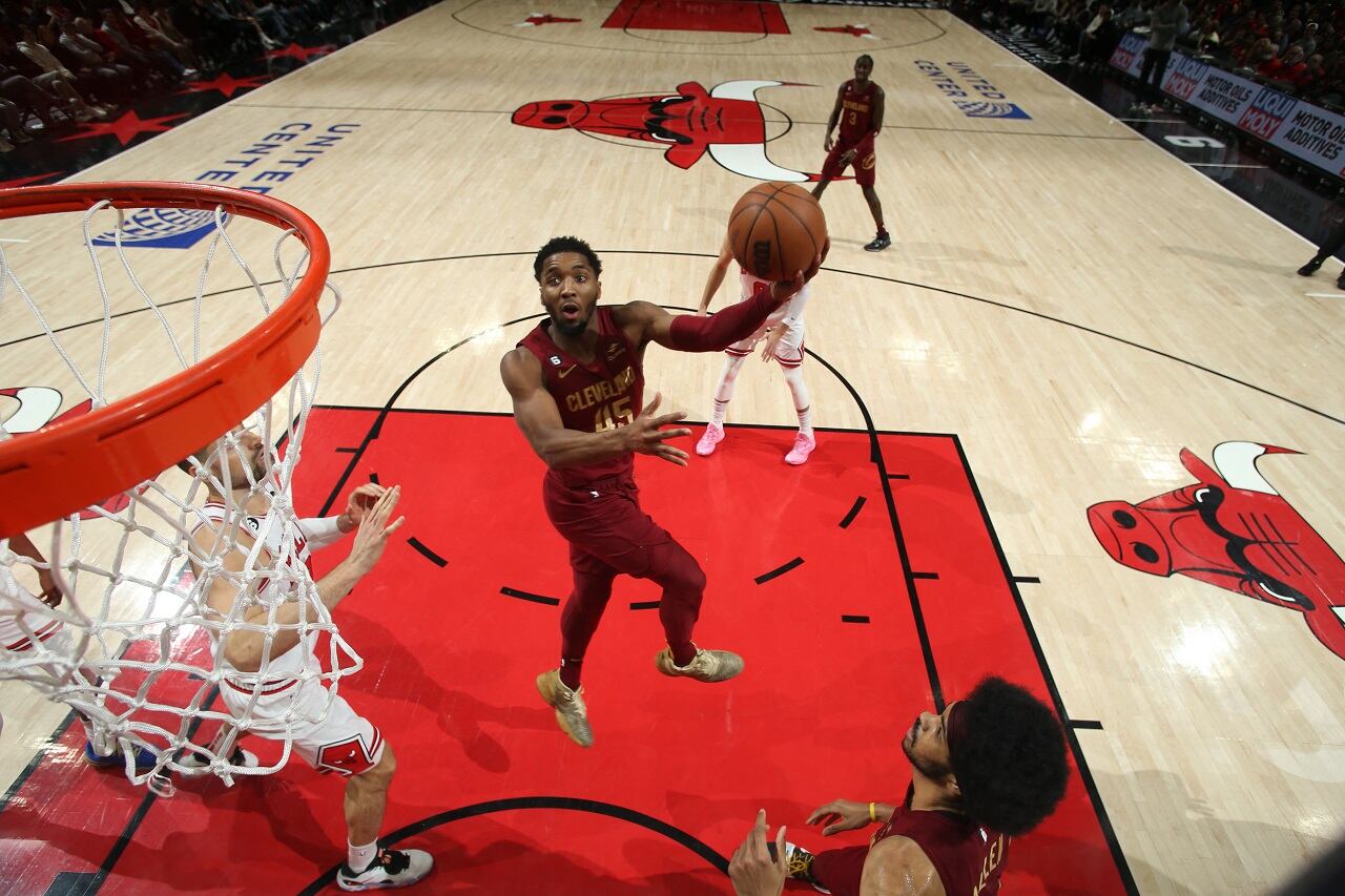 Donovan Mitchell se metió en la historia del deporte de gigantes con su "apenas" 1,85 metro de altura