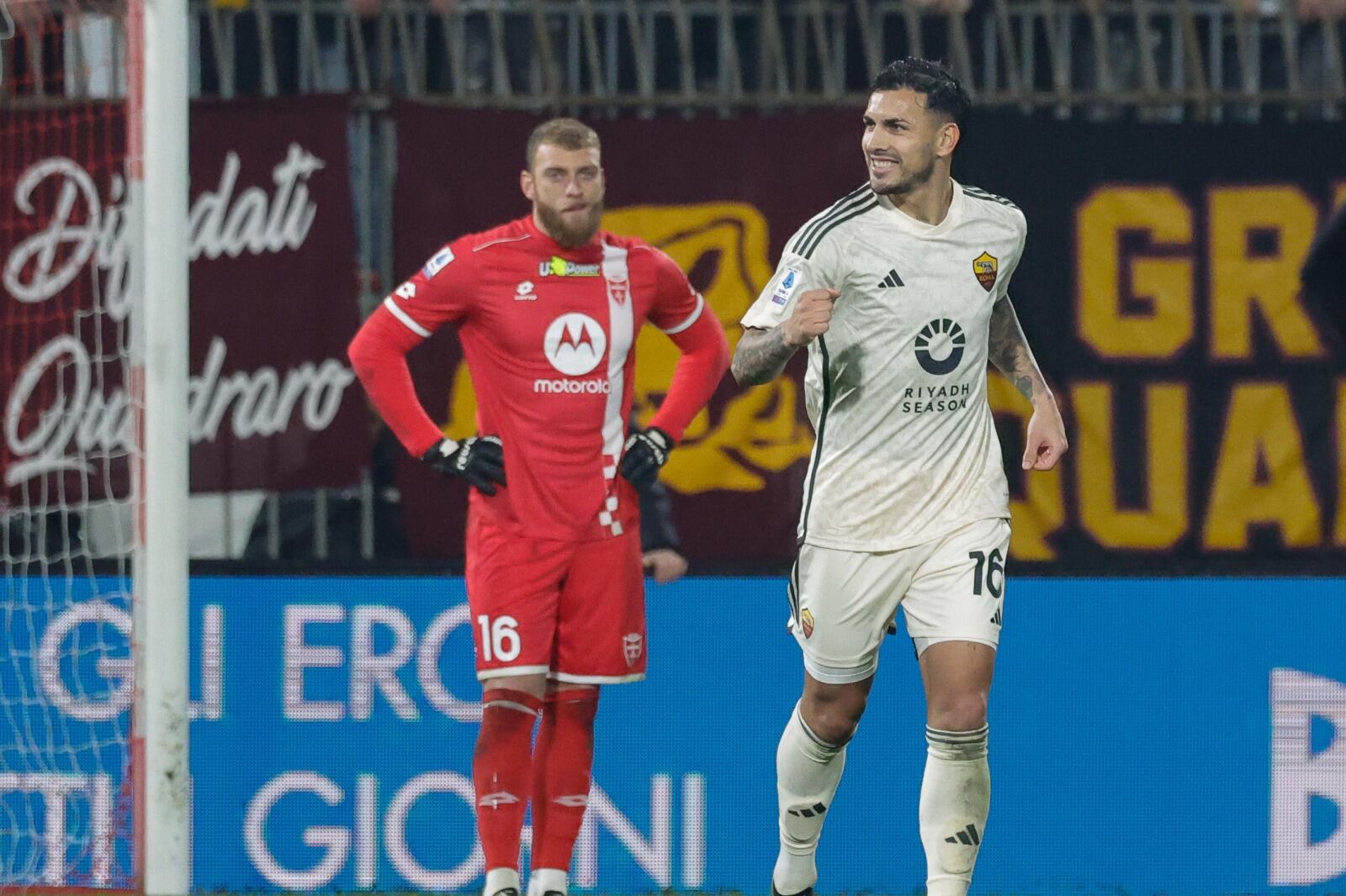 Paredes volvió a festejar para la Roma