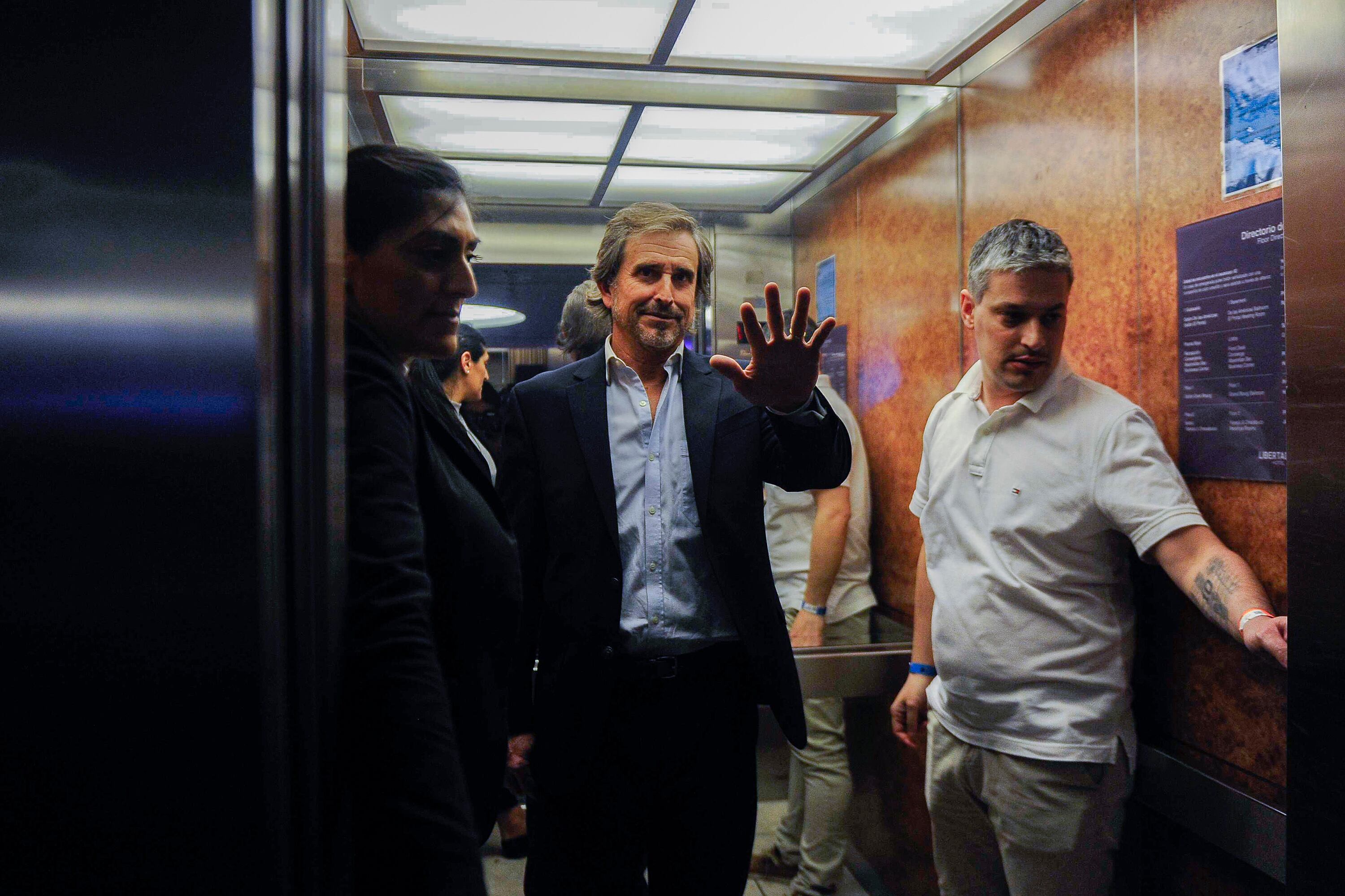 El diputado Alberto Benegas Lynch se prepara para cortar derechos.