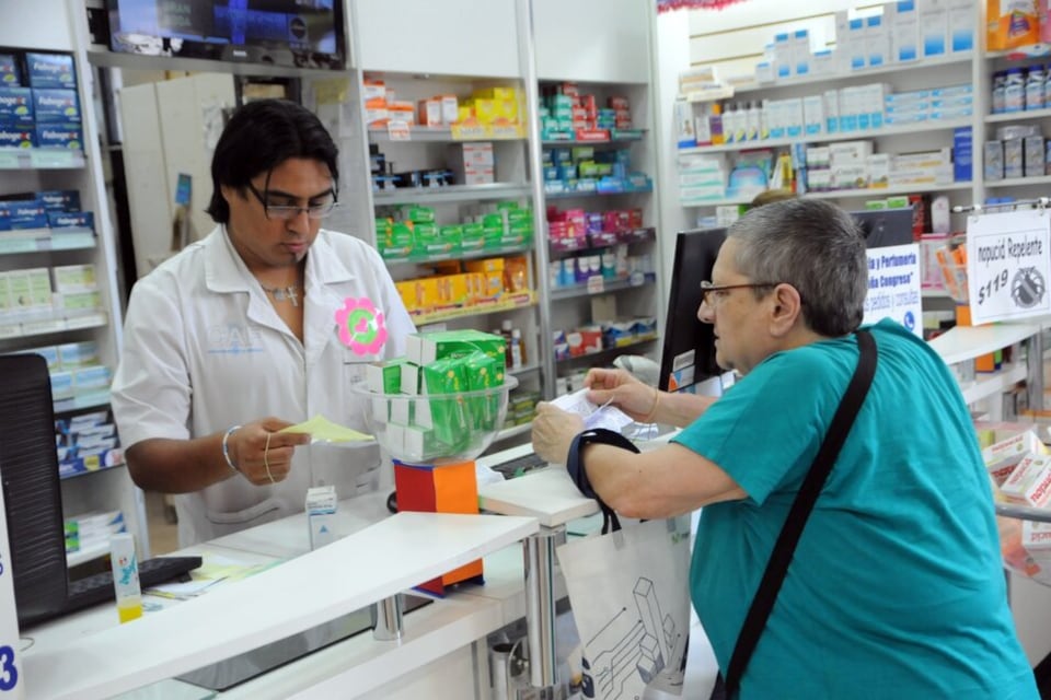 El rubro farmacia lideró la baja con un derrumbe de 12,3 por ciento.