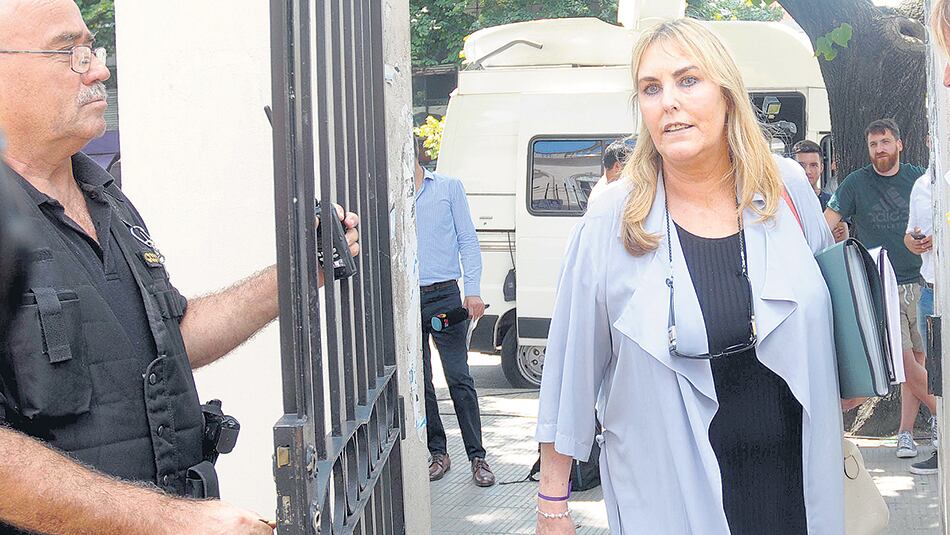 La abogada Raquel Hermida Leyenda no estaba enterada de que Zárate se encuentra en Letonia.