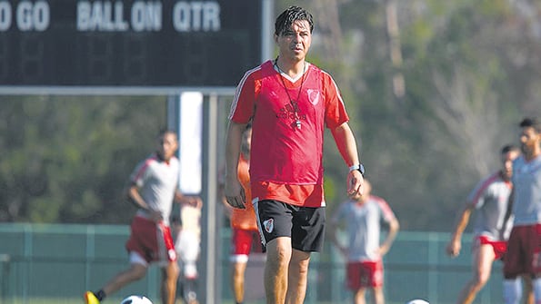 Marcelo Gallardo, entrenador multicampéon de River, durante la práctica.