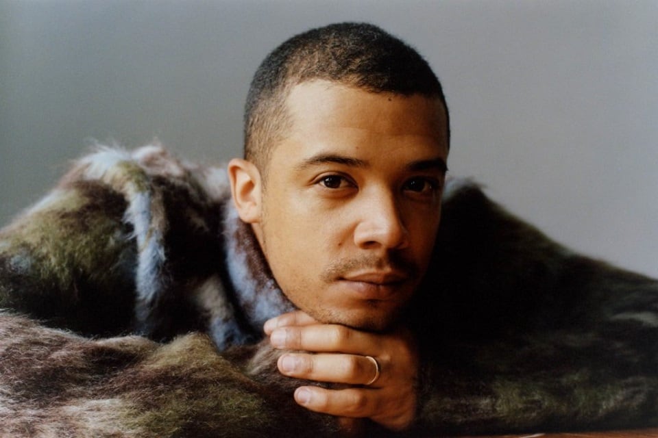 Raleigh Ritchie saltó a la fama con Game of Thrones, pero en paralelo sacó un disco en 2016 y prepara la salida del segundo.
