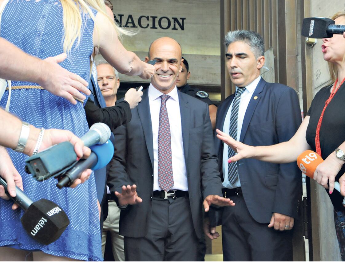 El titular de la AFI, Gustavo Arribas, al salir de Comodoro Py.