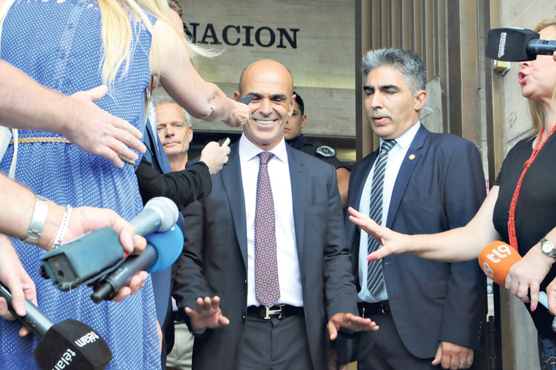 El titular de la AFI, Gustavo Arribas, al salir de Comodoro Py.