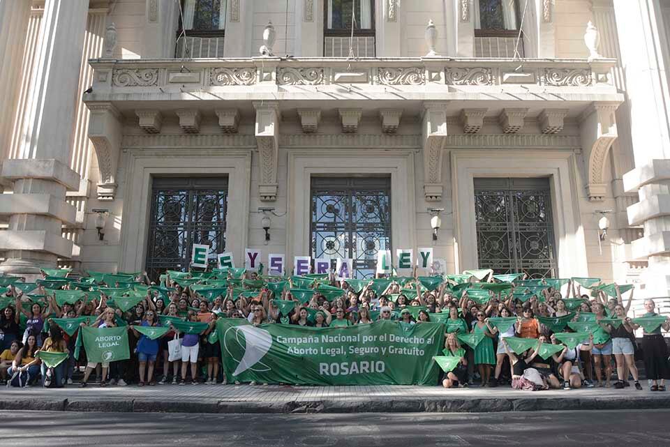 Activistas de diferentes colectivos feministas y de diversidad sexual se manifestaron ayer.