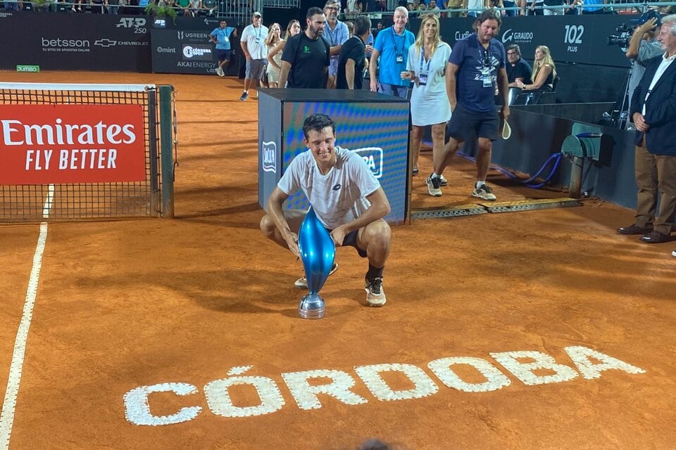 Luciano Darderi, nacido en Villa Gessell, último campeón del Córdoba Open.
