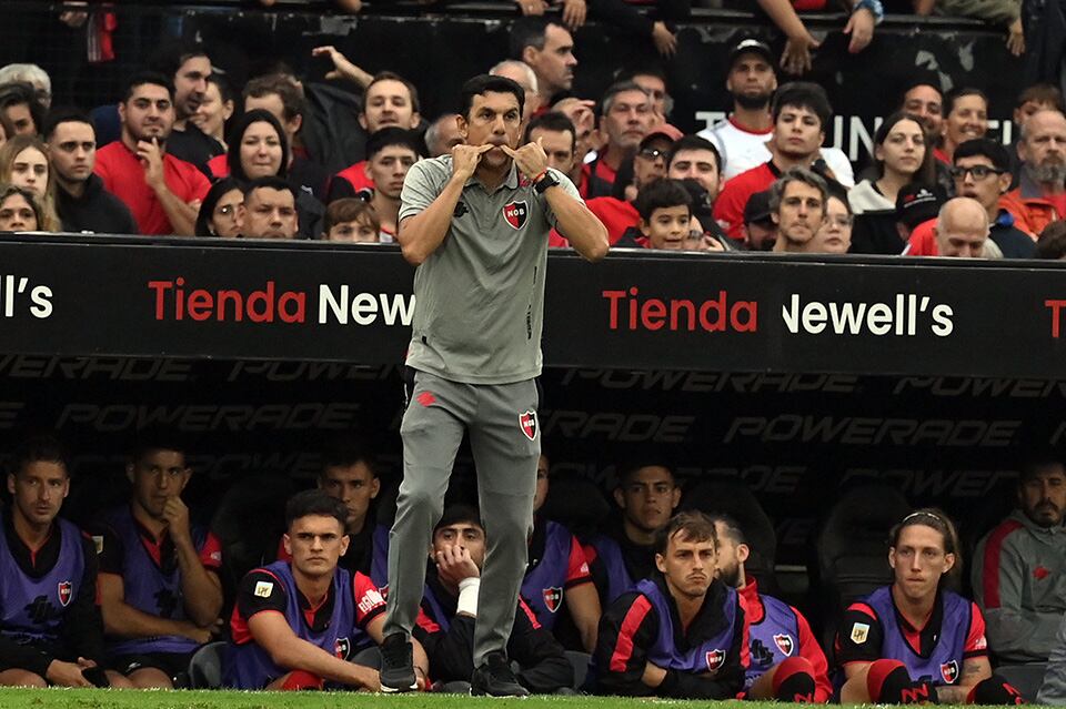 El técnico Larriera falló en la formación inicial.