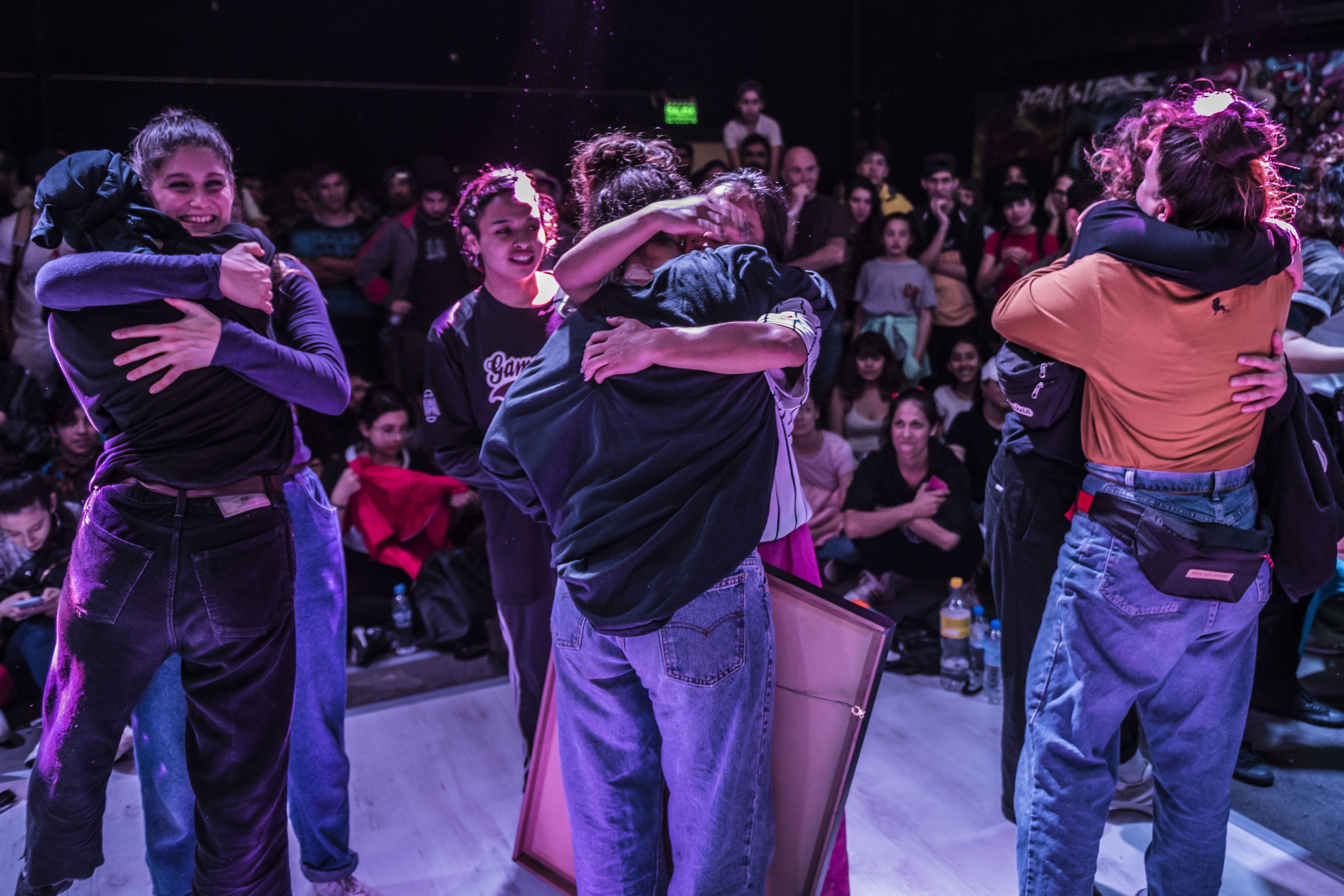 Batalla "Seven to smoke" de Bgirls en el evento FDL Jam (Centro Cultural Recoleta, julio 2019).