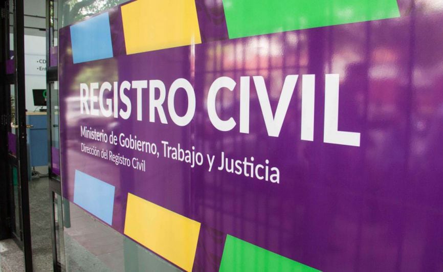 "Para la ley, la biología no es la identidad", dijo Lamm.