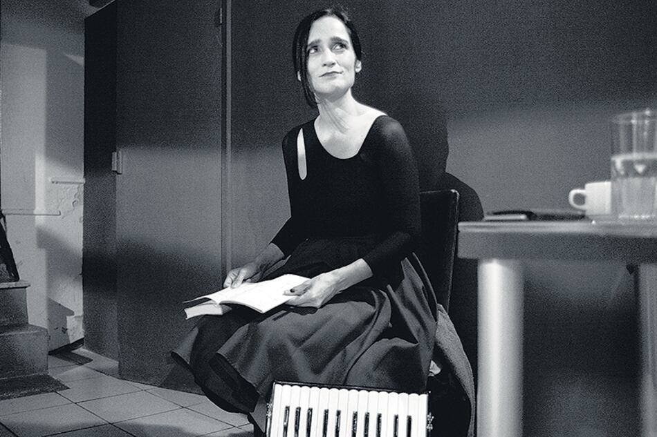 “Me gusta que una canción tenga más contenido, pero que no se desbalancee, que no sea un poema musicalizado.”